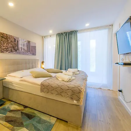 Monvue With Pool And Stunning View Villa